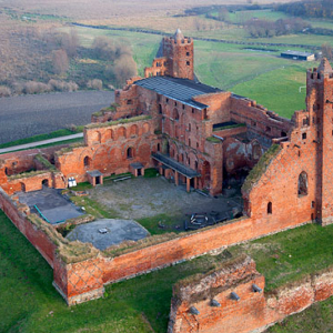Lotnicze, PL, kujawsko-pomorskie. Ruiny gotyckiego zamku krzyzackiego w Radzyniu Chelminskim.